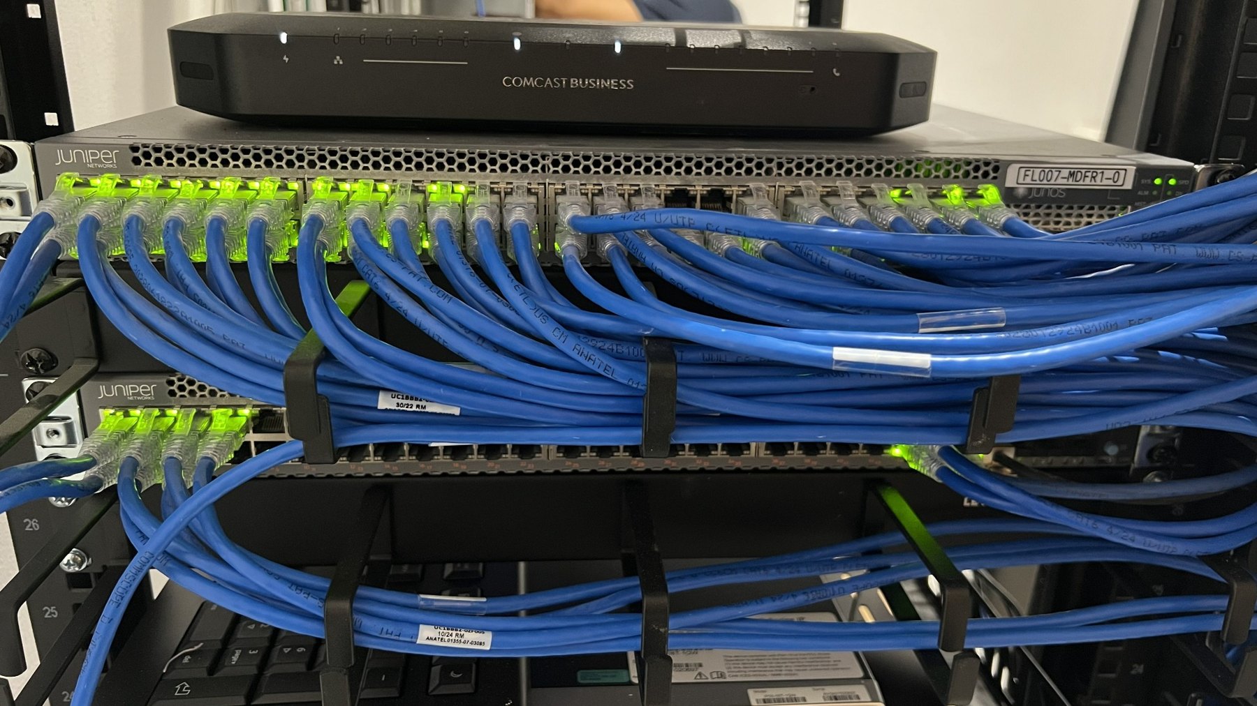 Clean network rack and switch installation